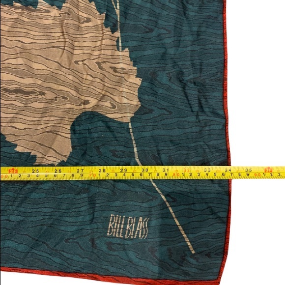 Vintage Bill Blass Silk Scarf 34x34 - Picture 3 of 3
